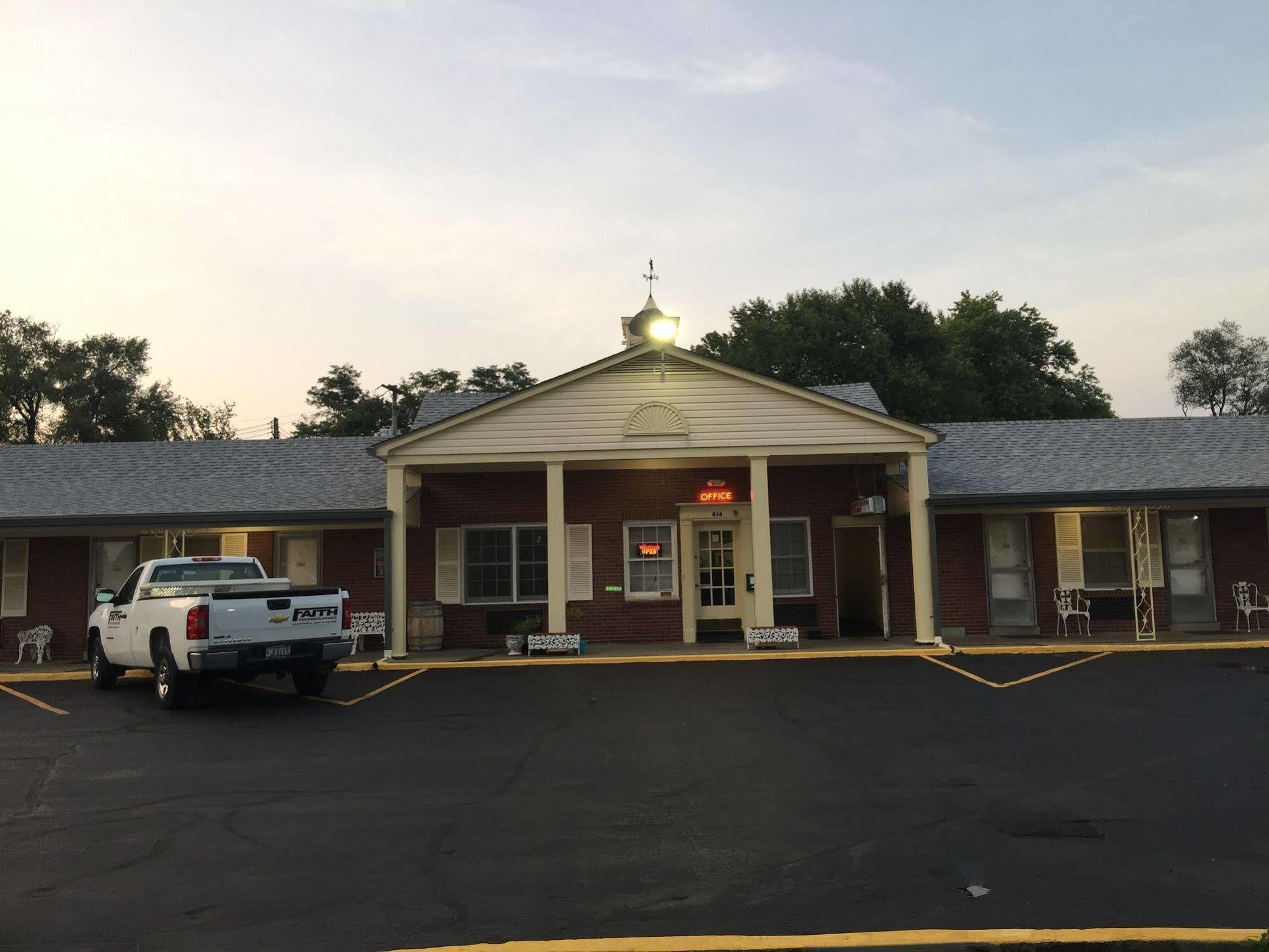 Old Kentucky Home Motel บาร์ดสทาวน์ ภายนอก รูปภาพ